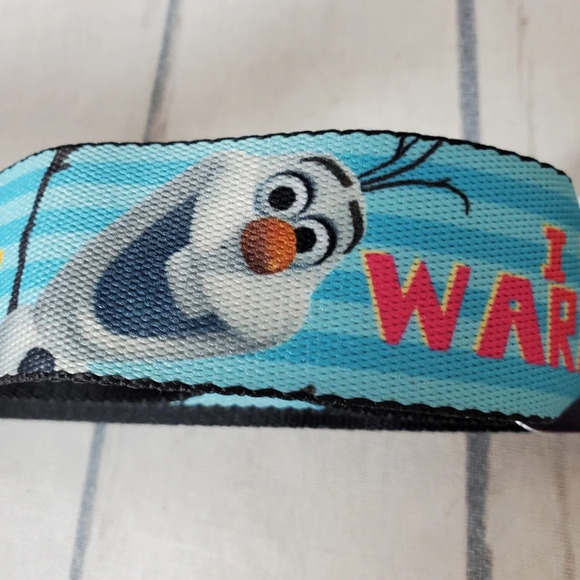 2/$25 Disney Frozen Olaf Buckle Down Seatbelt Belt Warm Hugs  Webbing - Picture 6 of 12